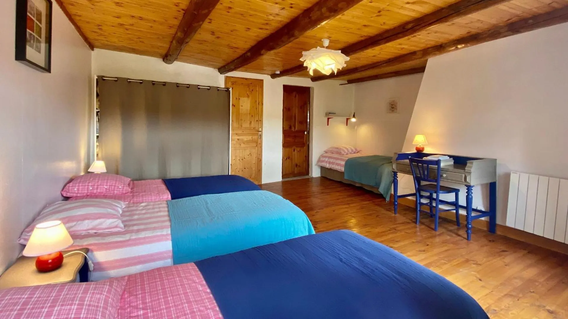 Gite 10 Pers Avec 4 Chambres Et 3 Salles D'Eau, Animaux Admis - Fr-1-582-94 La Besseyre-Saint-Mary 0*,