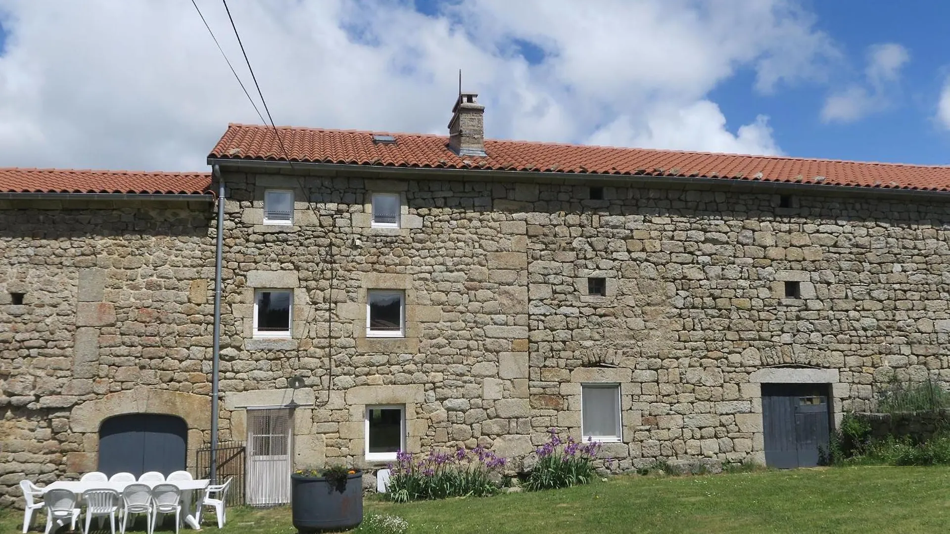 Gite 10 Pers Avec 4 Chambres Et 3 Salles D'Eau, Animaux Admis - Fr-1-582-94 La Besseyre-Saint-Mary 0*,  France