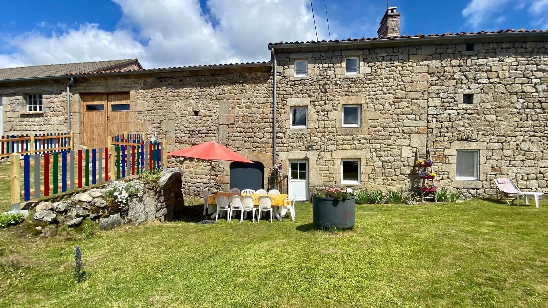 Holiday home Gite 10 Pers Avec 4 Chambres Et 3 Salles D'Eau, Animaux Admis - Fr-1-582-94 La Besseyre-Saint-Mary France