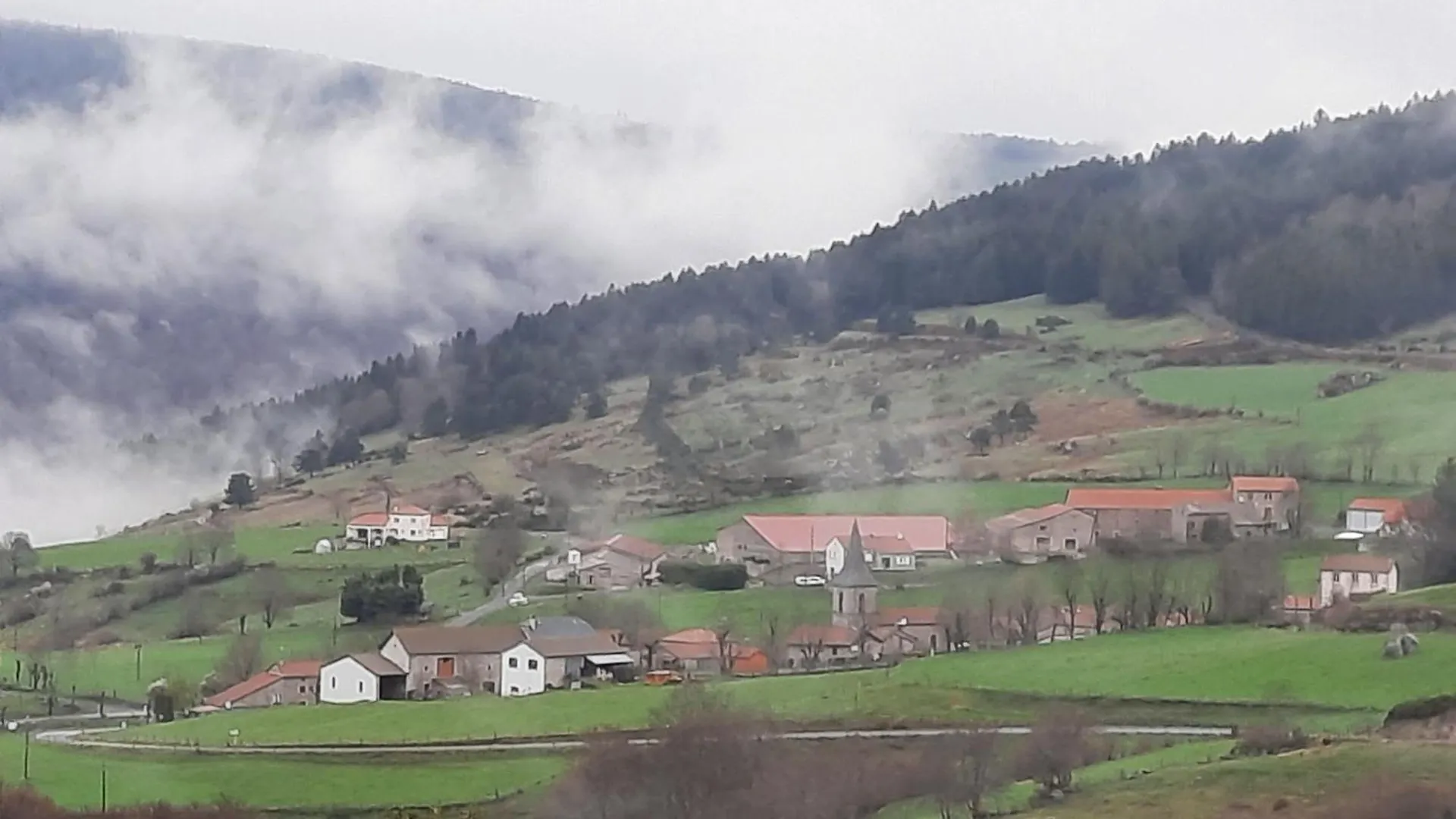Holiday home Gite 10 Pers Avec 4 Chambres Et 3 Salles D'Eau, Animaux Admis - Fr-1-582-94 La Besseyre-Saint-Mary
