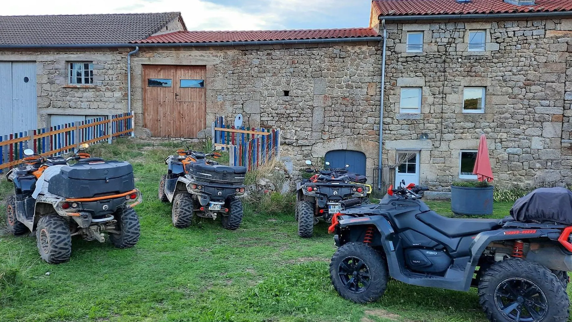 Holiday home Gite 10 Pers Avec 4 Chambres Et 3 Salles D'Eau, Animaux Admis - Fr-1-582-94 La Besseyre-Saint-Mary